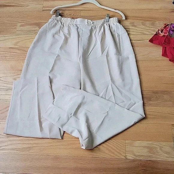 Maggie Sweet Elastic Waistband Pants 1X Petite Taupe - Picture 7 of 7